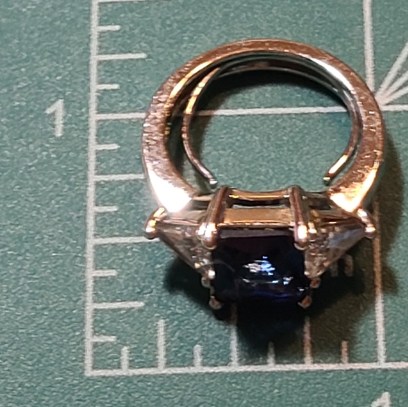 Ladies Ring for sale - Picture 9 of 14